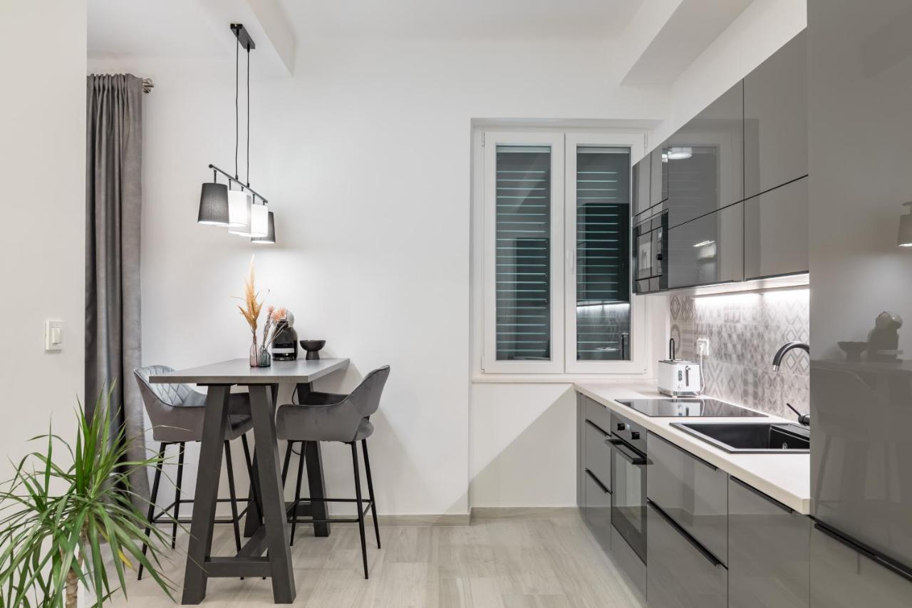 Studio Apartment Home Split Exterior photo