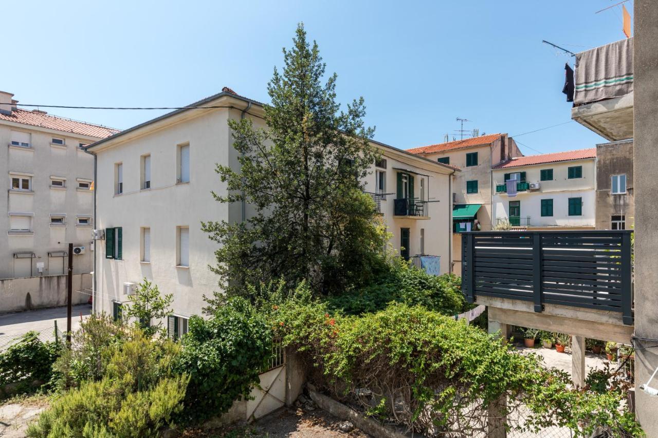 Studio Apartment Home Split Exterior photo